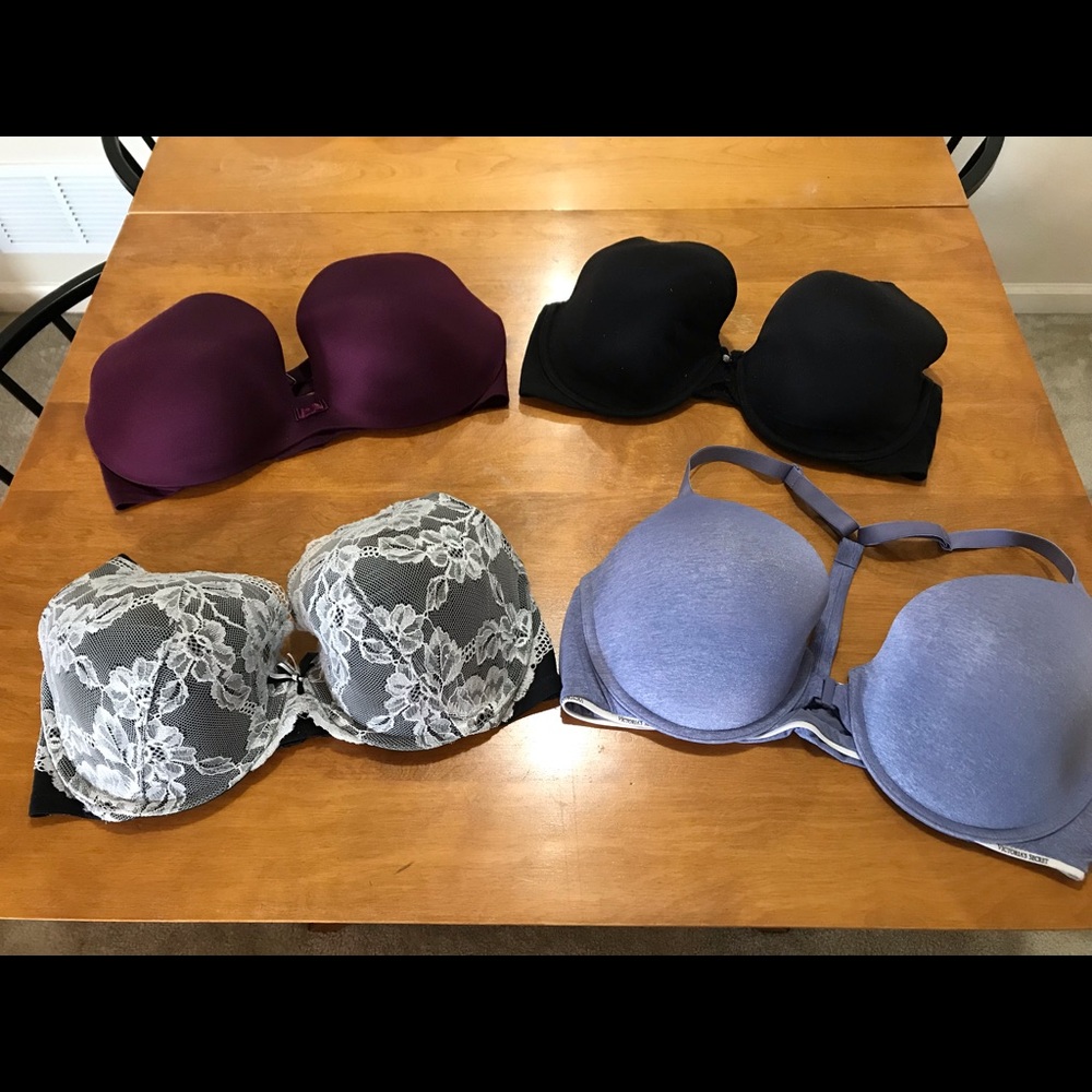 4 Victoria Secret Bra’s